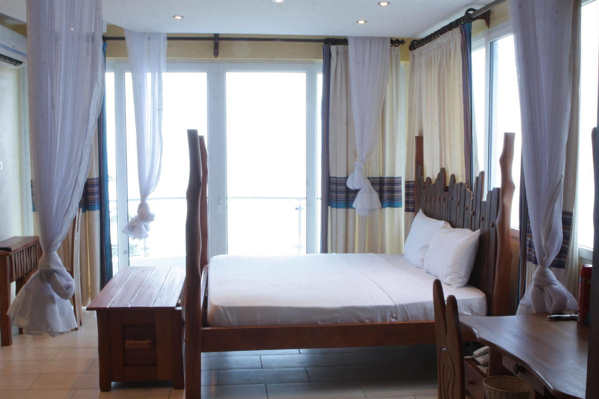 Cowrie Shell Beach Apartments Official Bamburi Eksteriør billede