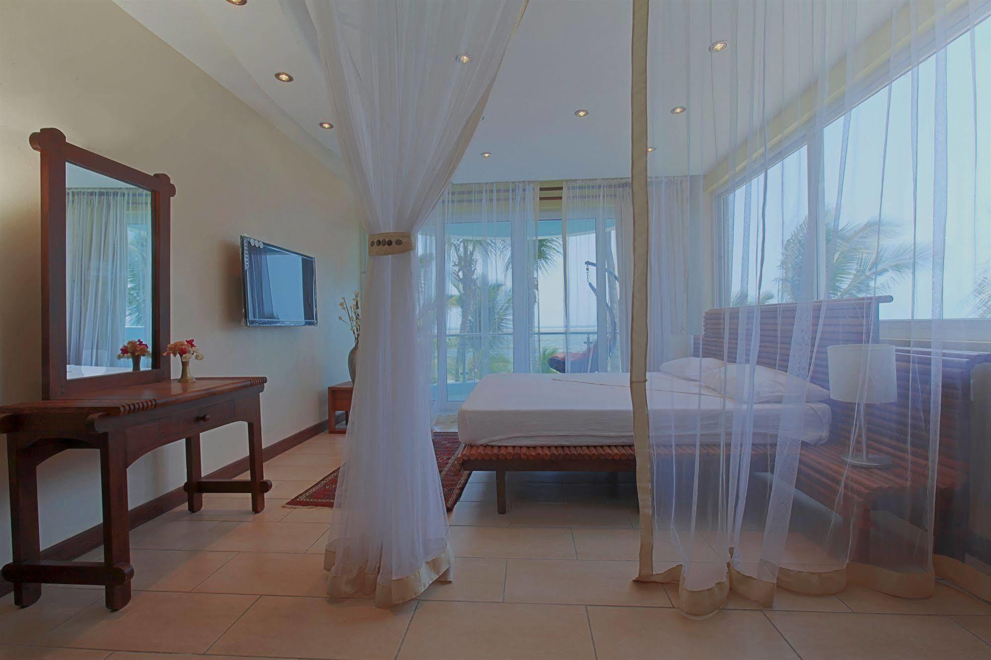 Cowrie Shell Beach Apartments Official Bamburi Eksteriør billede